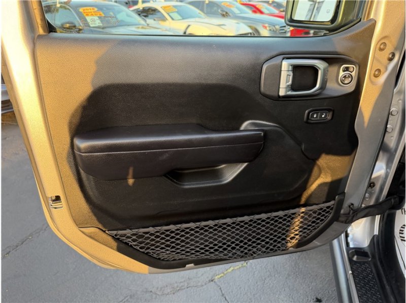Used 2020 Jeep Wrangler Sport image 16