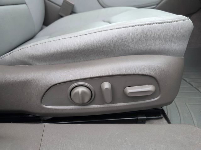 Used 2017 Chevrolet Malibu Premier w/ Premier Sun and Wheel Package FWD image 24