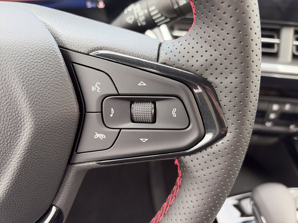 New 2026 Chevrolet Trax RS w/ Driver Confidence Package FWD image 11