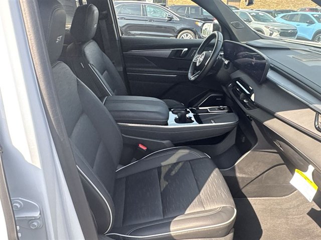 Certified 2025 Buick Enclave Sport Touring w/ Trailering Package, 5000 lbs. FWD image 26