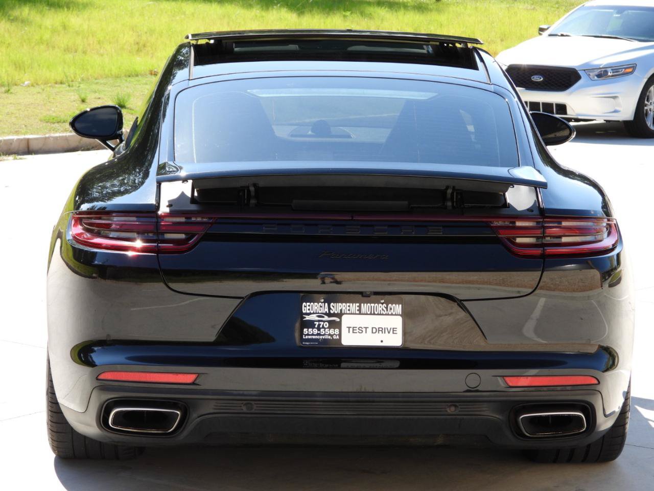 Used 2017 Porsche Panamera RWD image 37