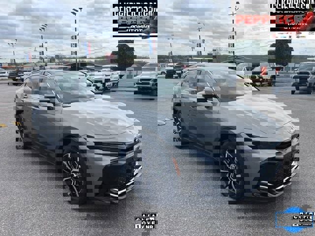 Used 2023 Toyota Crown Limited image 8