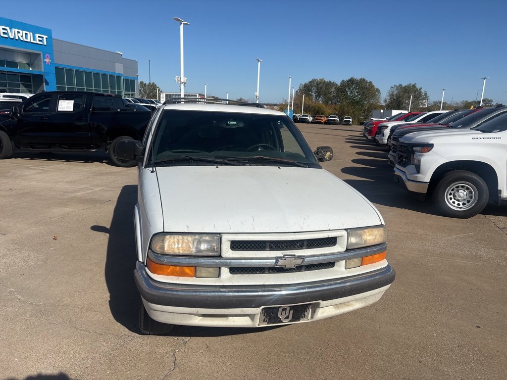 Used 2001 Chevrolet Blazer LT w/ Preferred Equipment Group video 2