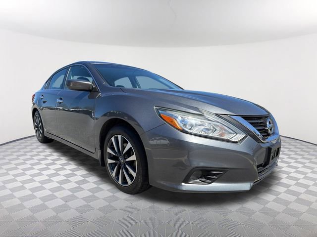 Used 2017 Nissan Altima 2.5 SV image 3