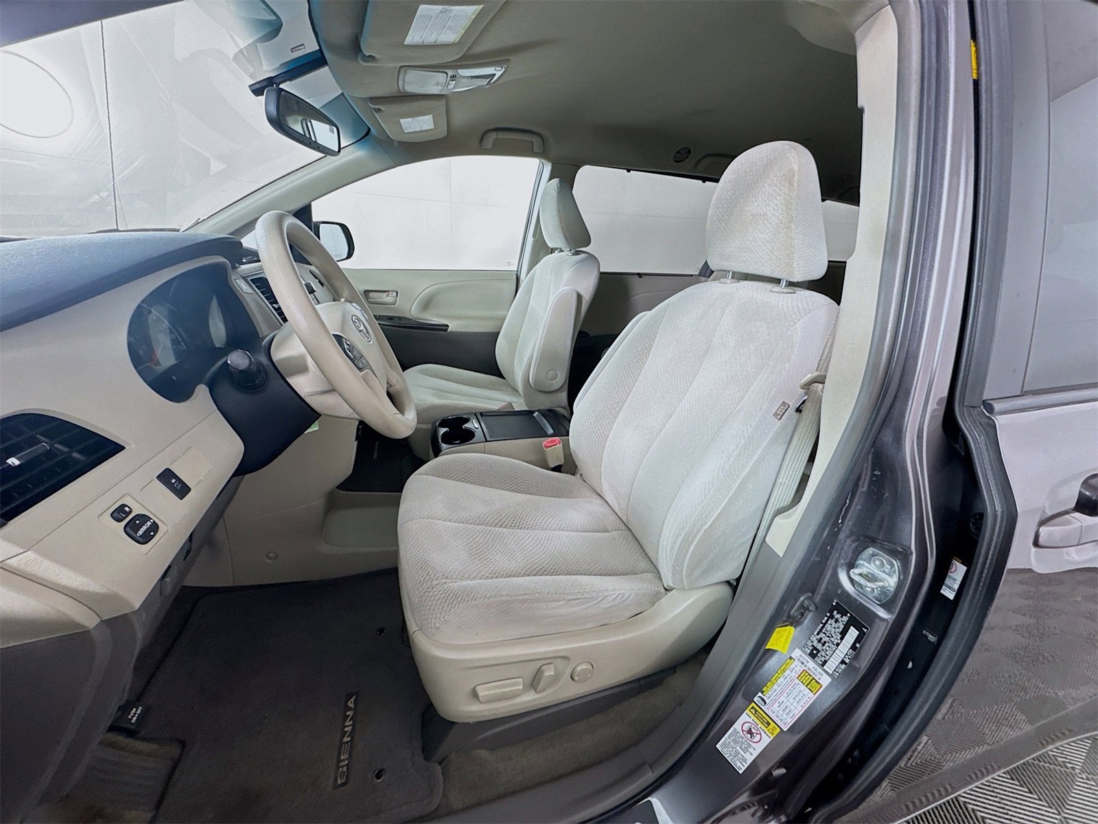 Used 2011 Toyota Sienna LE image 14