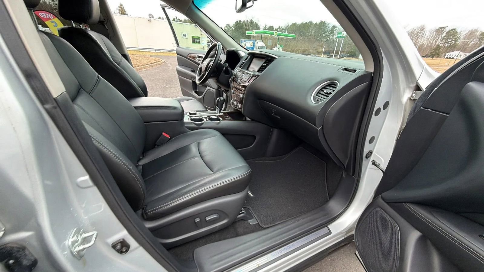 Used 2013 Nissan Pathfinder SL image 46