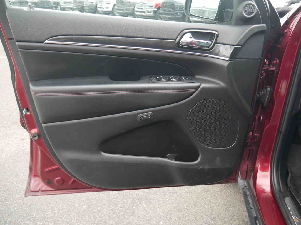 Used 2021 Jeep Grand Cherokee Trailhawk w/ Trailhawk Luxury Group AWD/4WD image 25