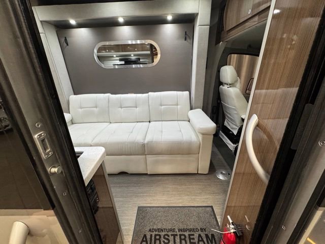 Used 2018 Mercedes-Benz Sprinter 3500 image 27