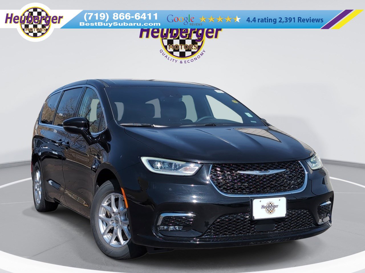 Used 2025 Chrysler Pacifica Select image 1