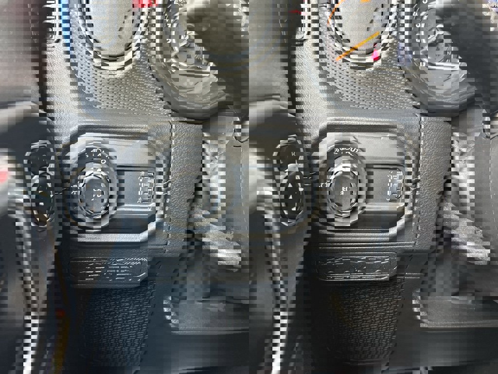 Used 2025 Jeep Wrangler Unlimited Rubicon image 28