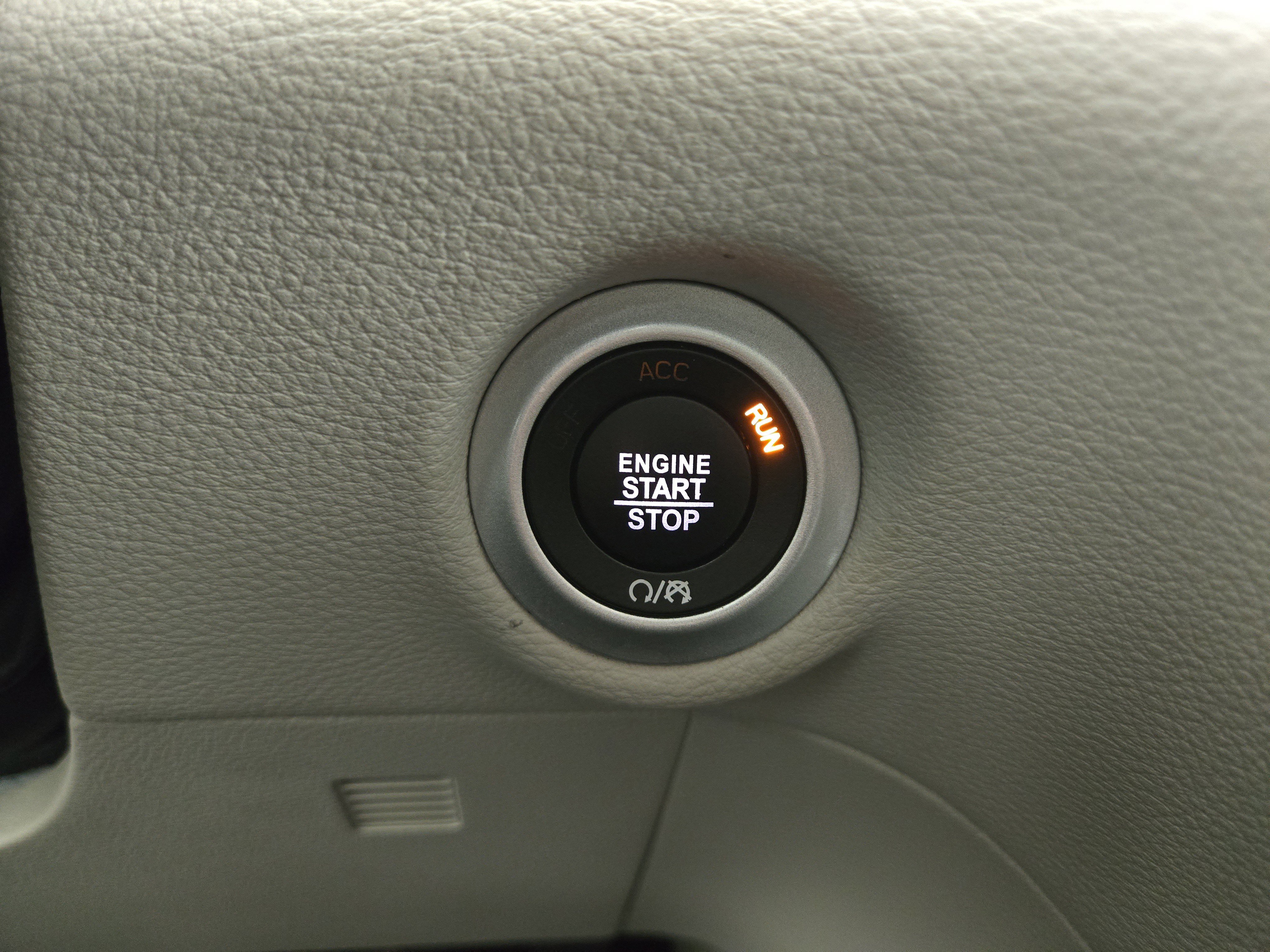 Used 2024 Chrysler Pacifica Limited image 27