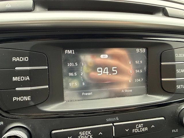 Used 2017 Kia Sorento AWD image 10