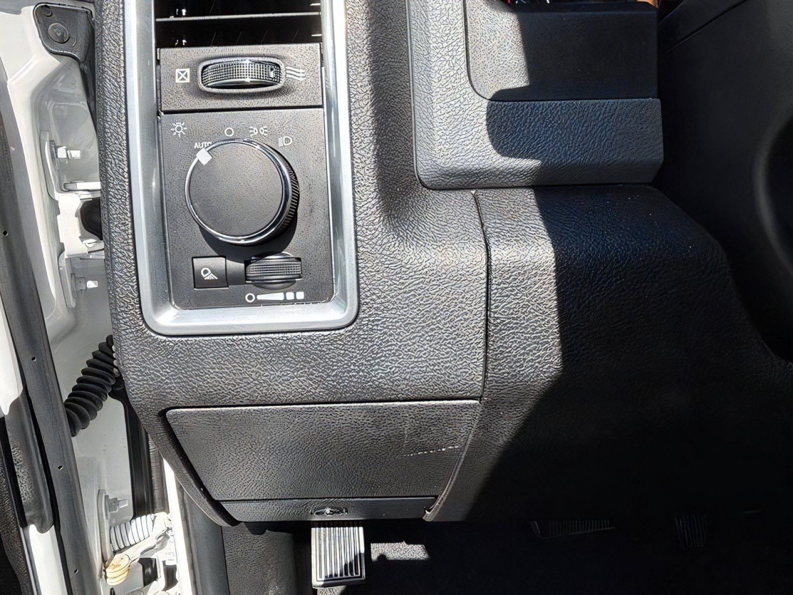 Used 2019 RAM 1500 Classic SLT w/ Luxury Group AWD/4WD image 24