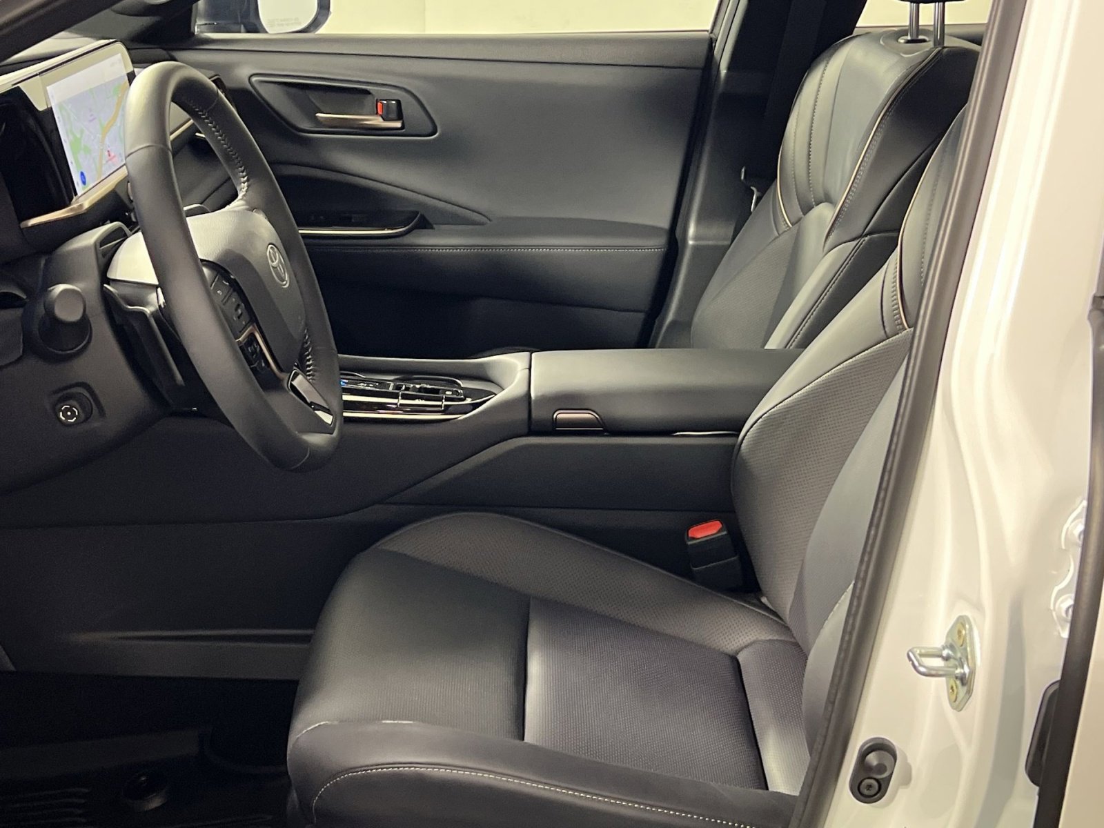 Used 2026 Toyota Crown Platinum image 14