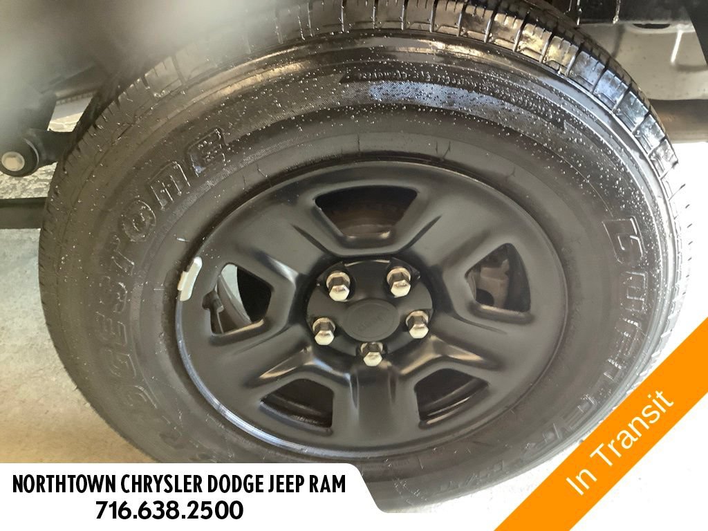 Used 2023 Jeep Gladiator Sport AWD/4WD image 12