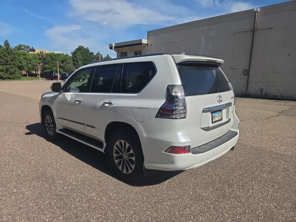 Used 2016 Lexus GX 460 Luxury AWD/4WD image 12