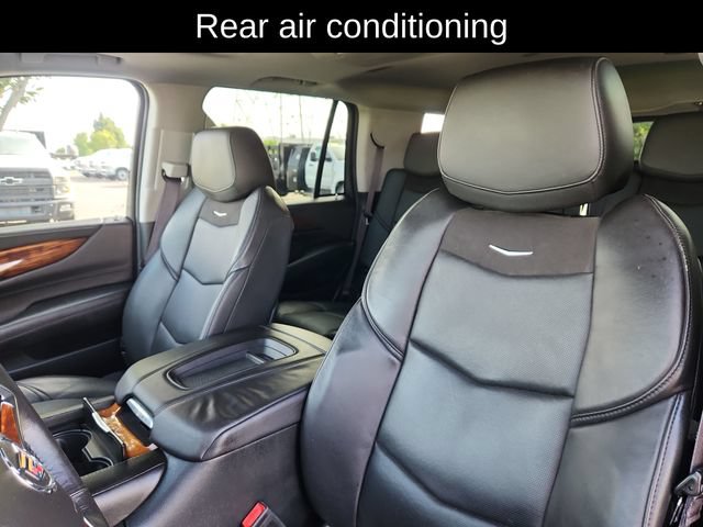 Used 2015 Cadillac Escalade Luxury AWD/4WD image 22