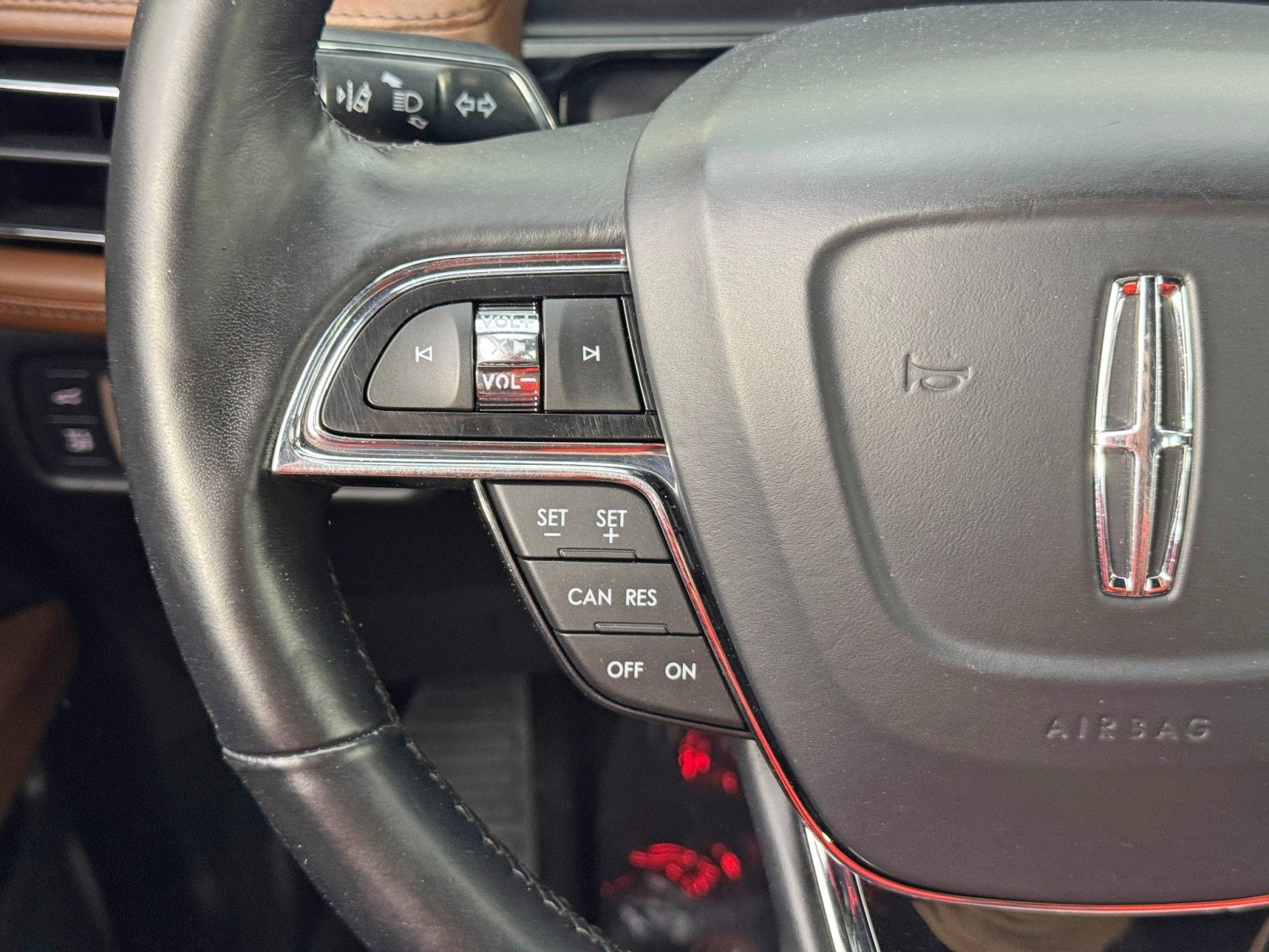 Used 2022 Lincoln Nautilus Reserve image 21