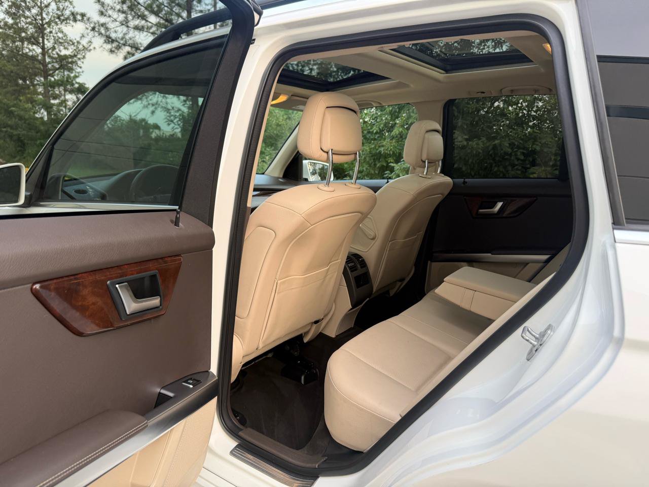 Used 2013 Mercedes-Benz GLK 350 4MATIC image 16