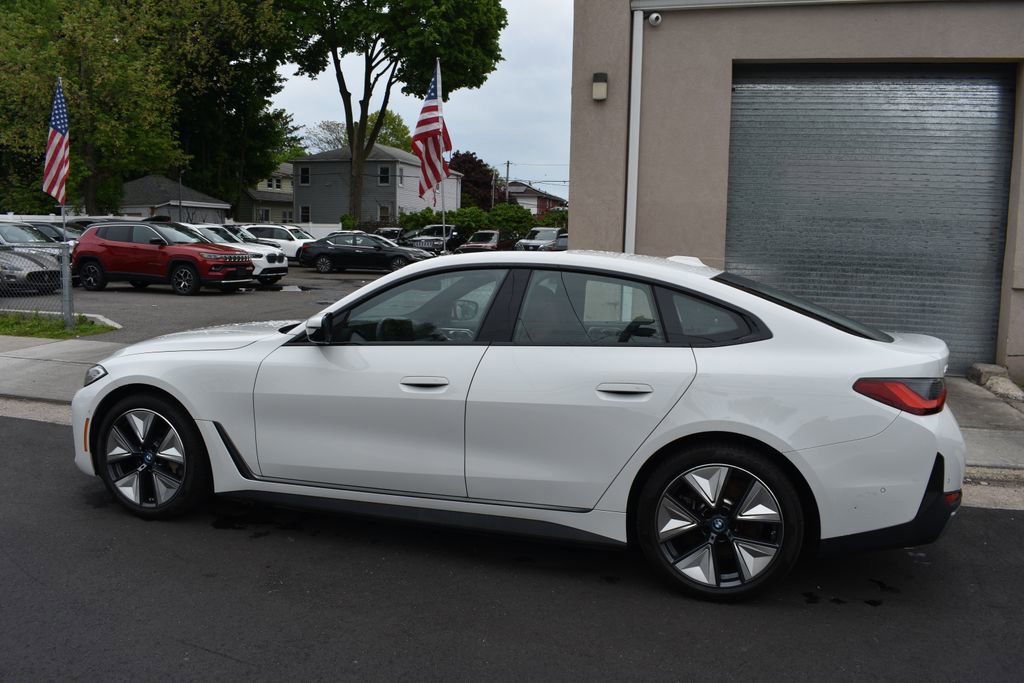 Used 2023 BMW i4 eDrive35 RWD image 9