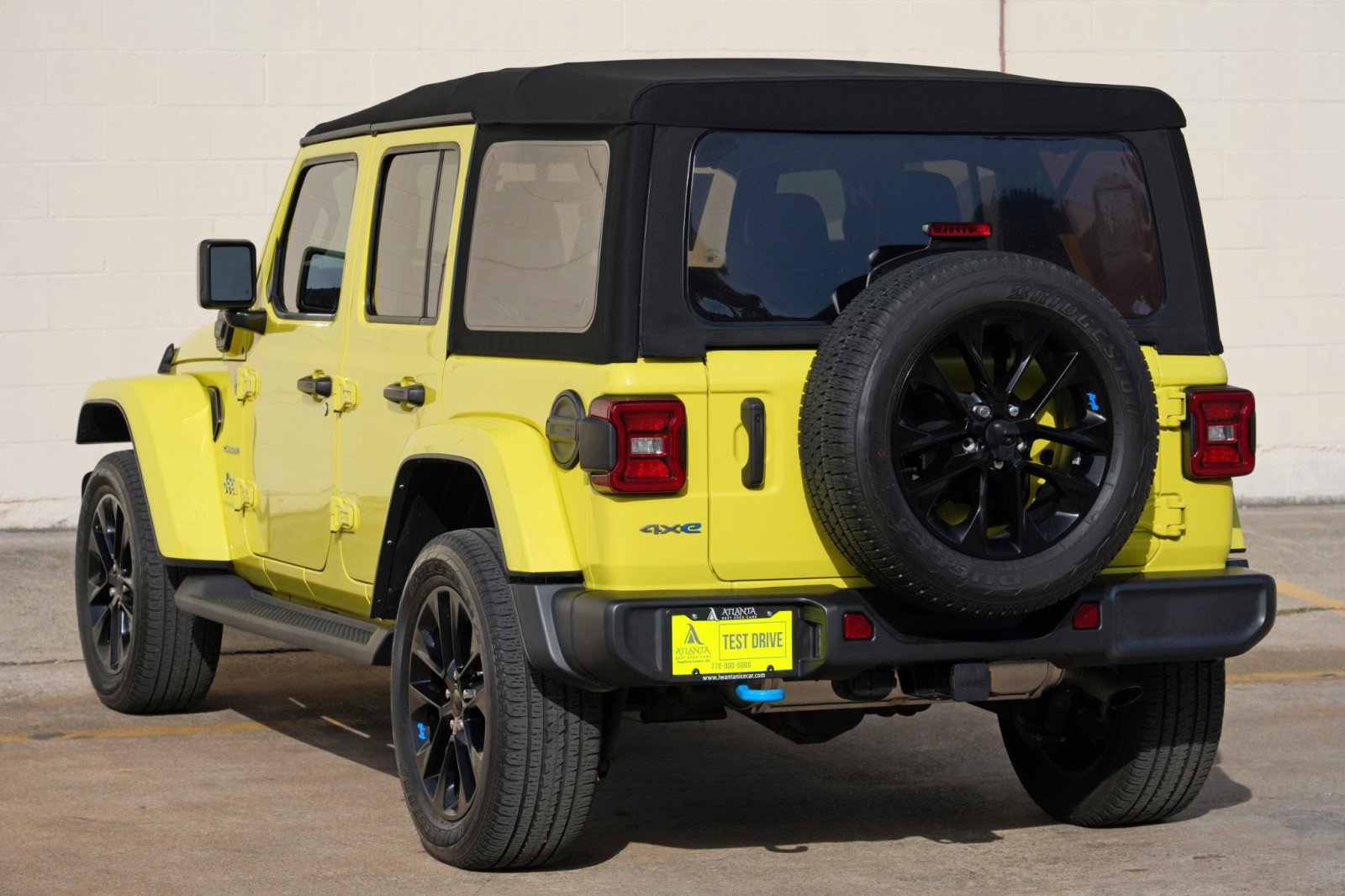 Used 2023 Jeep Wrangler Unlimited Sahara AWD/4WD image 47