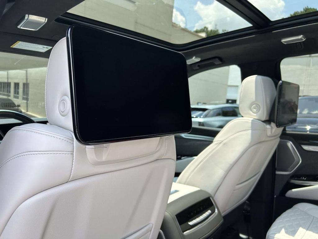 New 2026 Cadillac Escalade ESV V AWD/4WD image 12