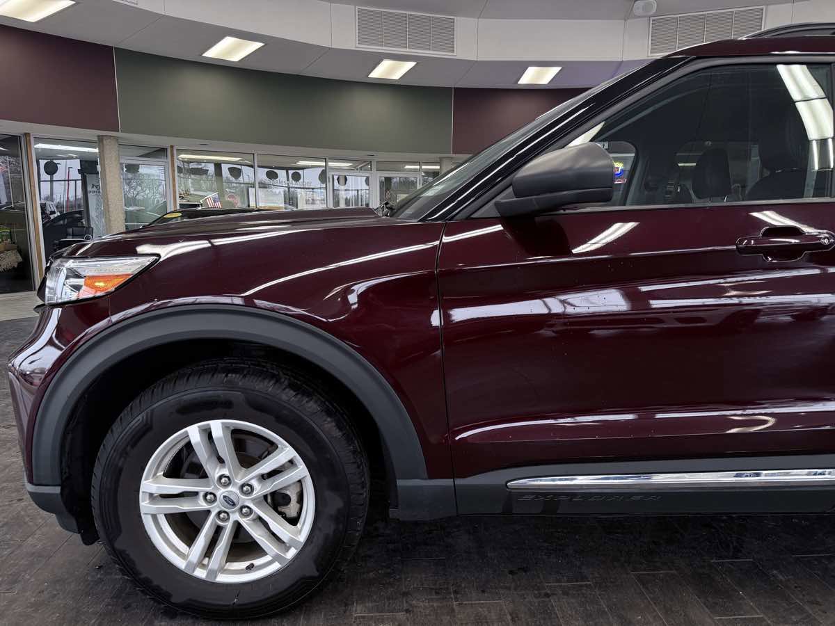 Used 2022 Ford Explorer XLT w/ Equipment Group 202A image 20