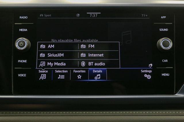 Certified 2024 Volkswagen Taos SE image 33