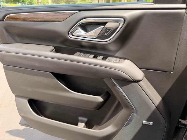 Used 2023 Chevrolet Tahoe Premier AWD/4WD image 12