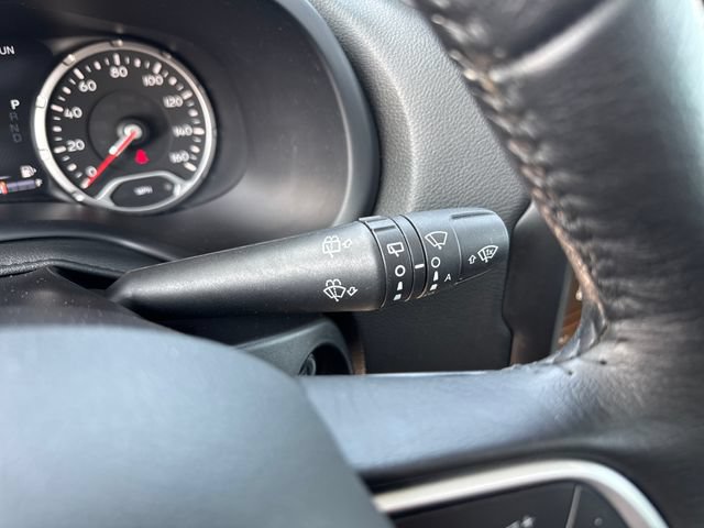 Used 2023 Jeep Renegade Limited w/ Sun/Sound Group AWD/4WD image 41