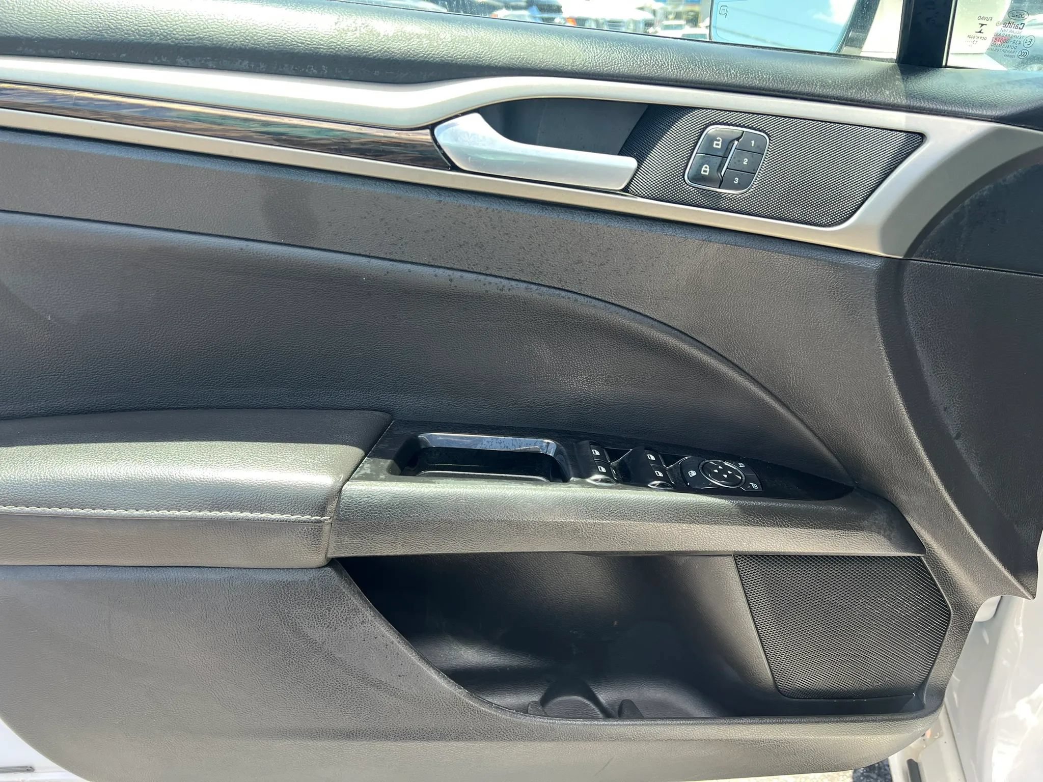 Used 2014 Ford Fusion SE w/ Equipment Group 202A FWD image 9