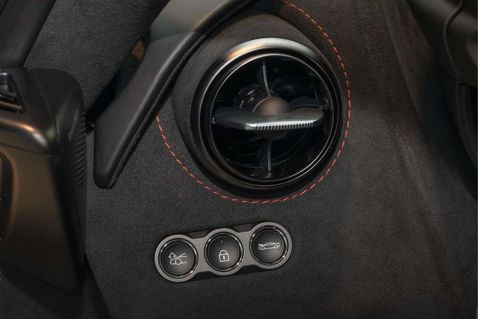 New 2027 McLaren 750S Spider RWD image 28