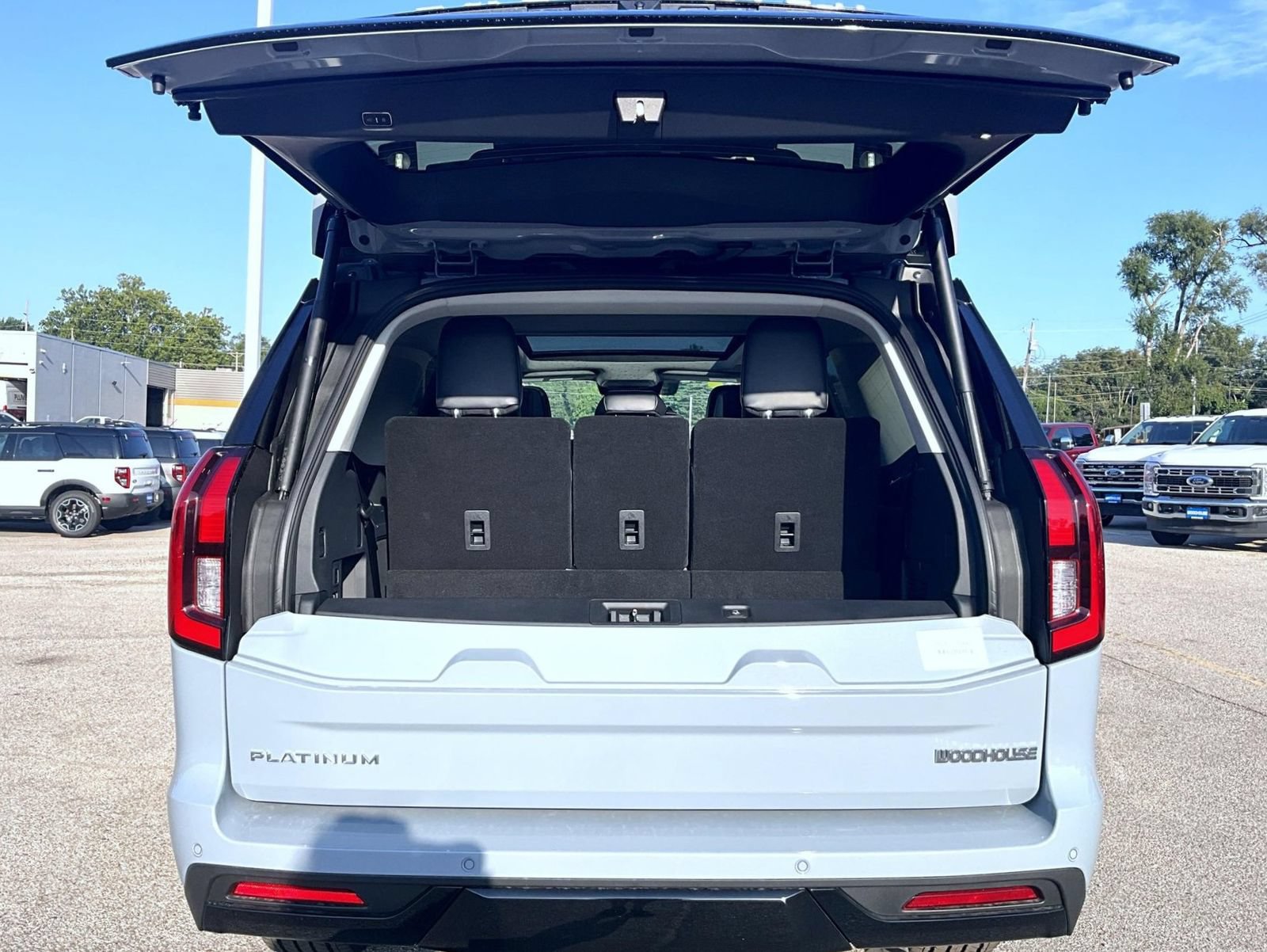 New 2027 Ford Expedition Platinum w/ Driver's Package AWD/4WD image 9