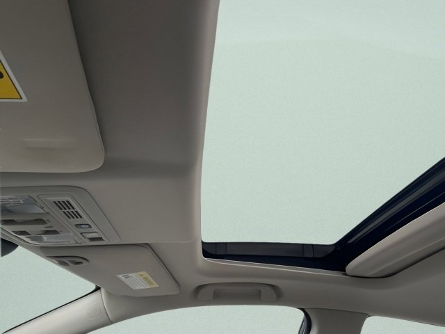 Used 2019 Honda Insight Touring image 16