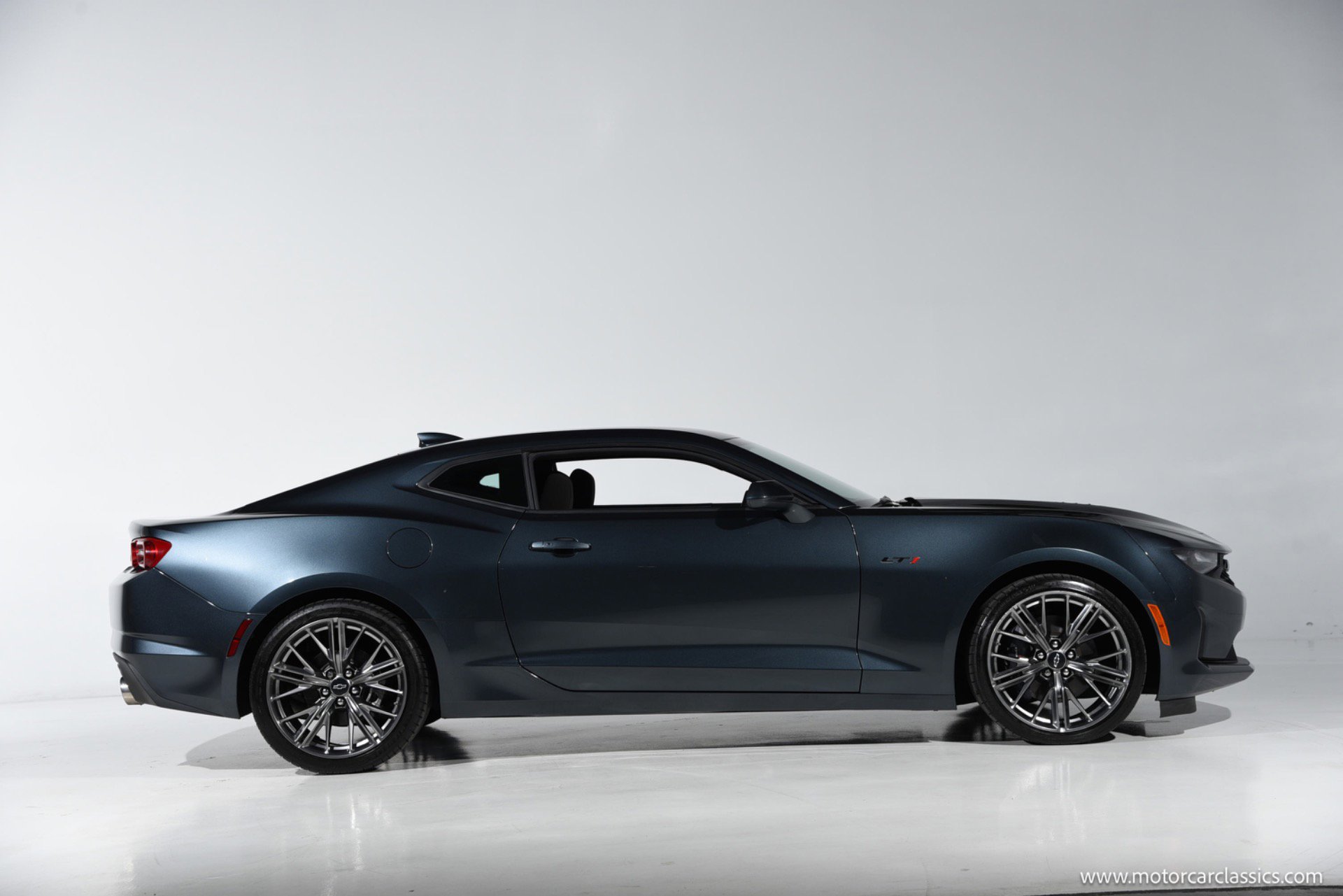 Used 2021 Chevrolet Camaro LT RWD image 7