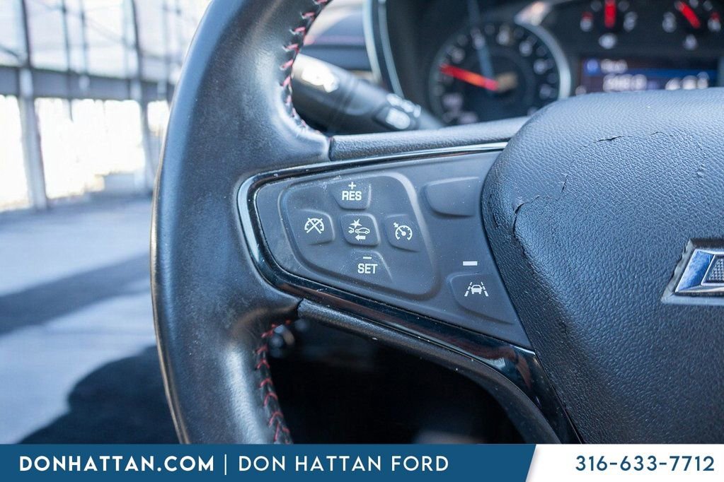 Used 2022 Chevrolet Equinox RS w/ LPO, Floor Liner Package image 11