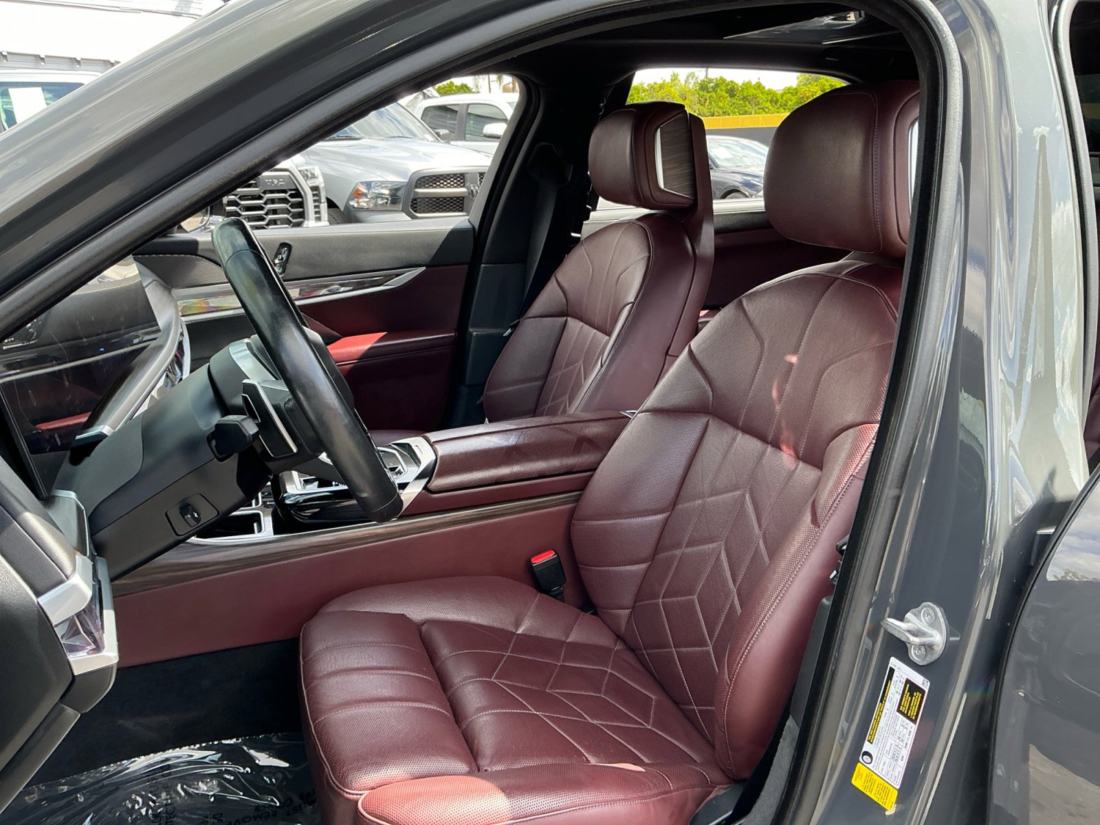 Used 2023 BMW 740i RWD image 18