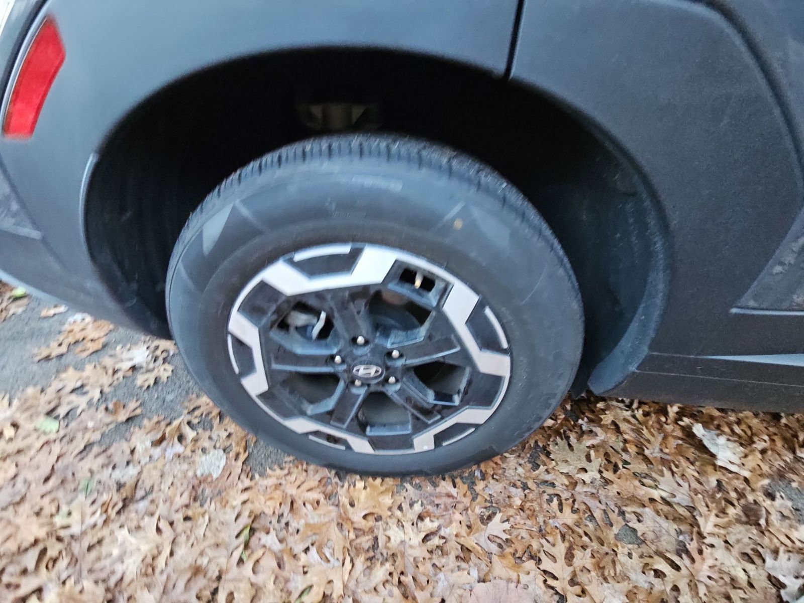 Used 2025 Hyundai Santa Fe SEL image 9