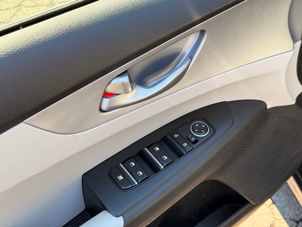 Used 2022 Kia Forte LXS w/ LXS Technology Package FWD image 22