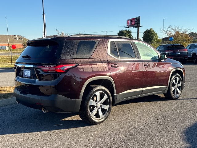 Used 2022 Chevrolet Traverse LT w/ LT Premium Package AWD/4WD image 5