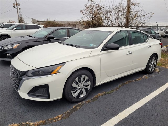 Used 2024 Nissan Altima 2.5 S image 3