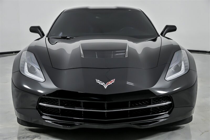 Used 2019 Chevrolet Corvette Stingray Coupe w/ 1LT RWD image 5
