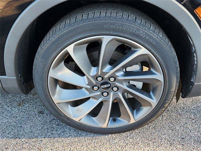 Used 2021 Lincoln Nautilus Reserve w/ Equipment Group 201A image 16