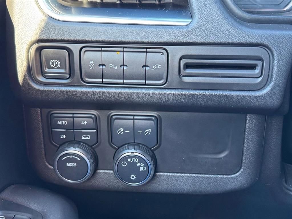 Used 2021 Chevrolet Suburban RST w/ Rear Media and Nav Package image 15