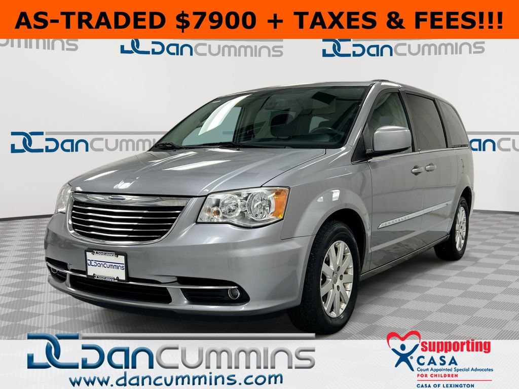 Used 2014 Chrysler Town & Country Touring FWD image 1