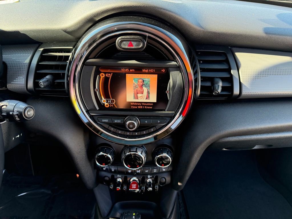 Used 2017 MINI Cooper 4-Door Hardtop image 22