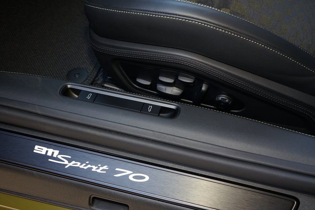 Used 2026 Porsche 911 GTS image 27