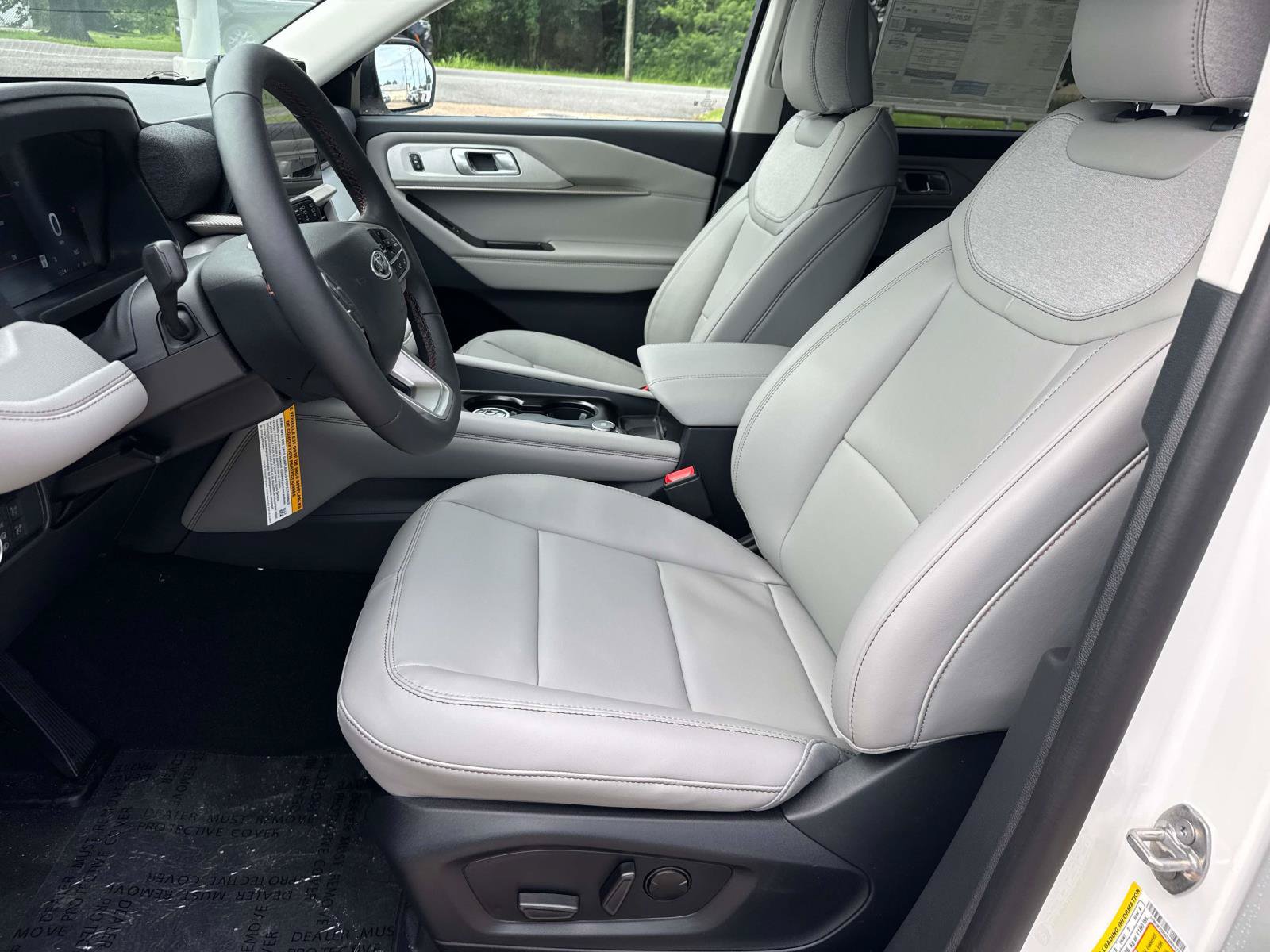 New 2026 Ford Explorer Active w/ Active Comfort Package RWD image 8