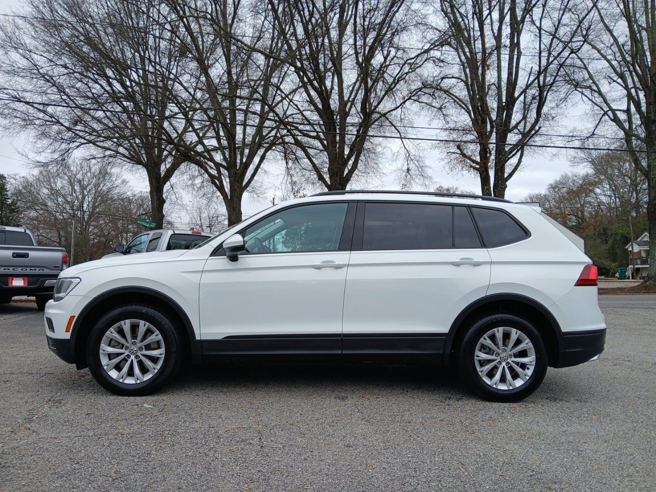 Used 2018 Volkswagen Tiguan S w/ 3rd Row Seat Package AWD/4WD image 1