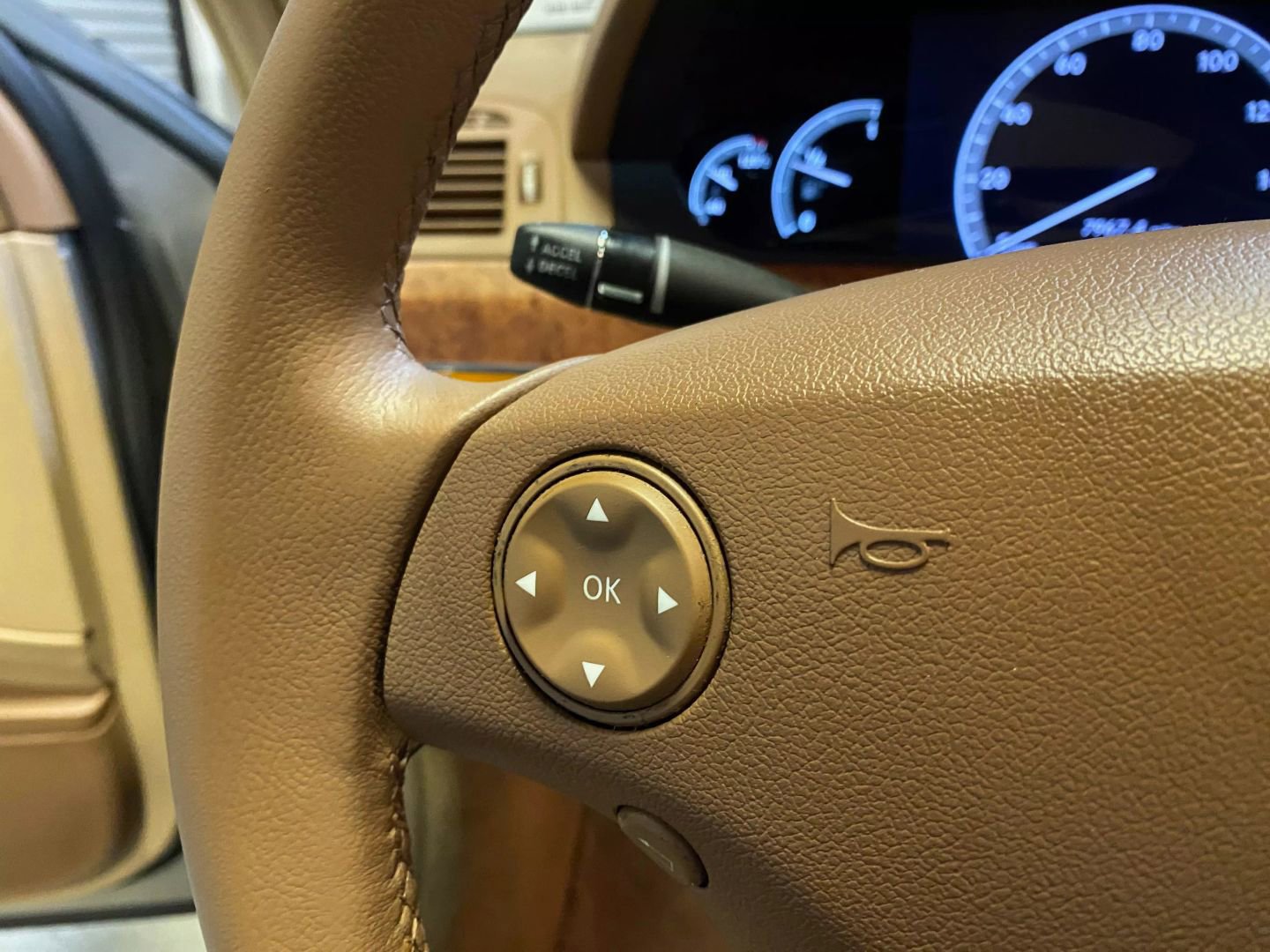 Used 2007 Mercedes-Benz S 550 Sedan image 16